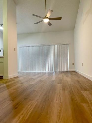 14207 Glenmoor Dr, West Palm Beach FL  33409-2810 exterior