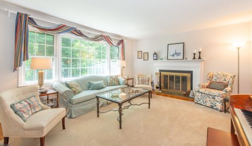 59 Raynor Rd, Morristown NJ  07960-2516 exterior