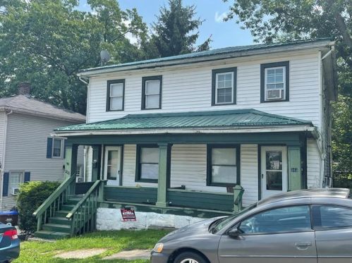 341 Russell St, Hermitage, PA 16146-1470