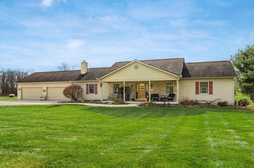645 Refugee Rd, Hebron, OH 43025-9797