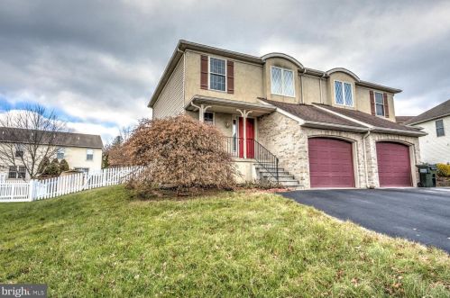 41 Hawk Ln, Ephrata, PA 17522-8779