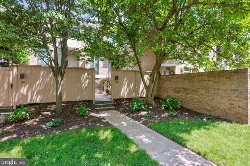 309 N St, Washington, DC 20024-3429