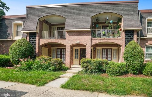 8112 Colony Point Rd, Springfield, VA 22152-1156