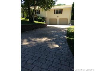 16 Mary St, Waterford, CT 06385-1325