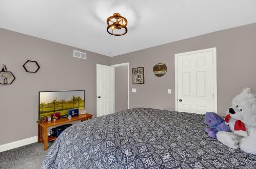 1548 Roscommon Dr, Pataskala OH  43062-7017 exterior