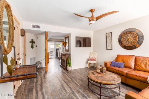 6169 Granite Reef Rd, Scottsdale AZ  85250-5868 exterior