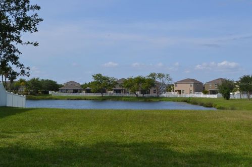 1137 Seminole Sky Dr, Ruskin, FL 33570-2026