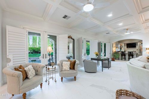 840 Fairway Dr, Bakersfield CA 93309-2416 exterior