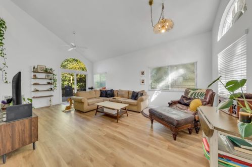 217 Fairmont Dr, Grass Valley CA  95945-9708 exterior