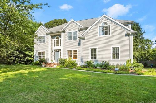 193 Split Rock Rd, Southport, CT 06890-1236