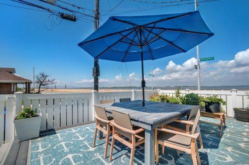 136-17 Bch Channel Dr, Far Rockaway NY  11694-2402 exterior