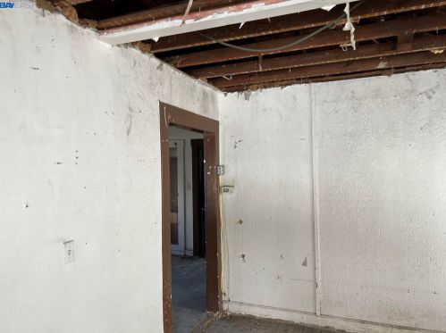 2826 14 Ave, Oakland CA  94602-1012 exterior