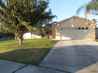 2610 Yellowstone Ct, Pond, CA 93280-3117