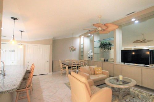 12104 Myrtle Oak Ct, West Palm Beach, FL 33410-3299
