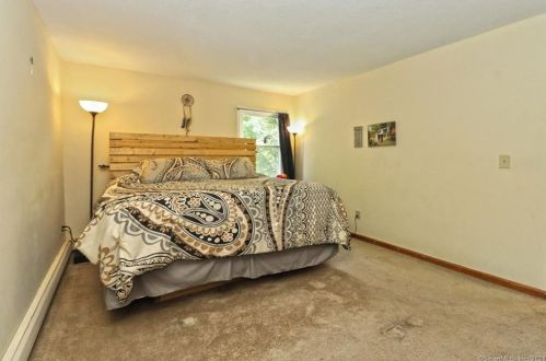 2 Behrle Dr, Ansonia CT  06401-2024 exterior