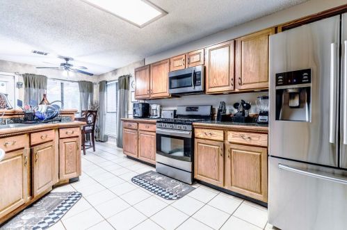 1500 Finley St, Cedar Hill TX 75104-4201 exterior