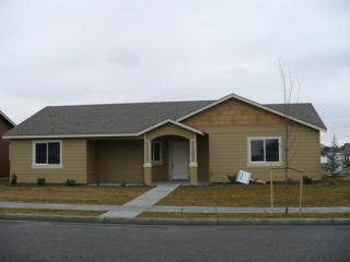 459 Satus St, Richland, WA 99352-8675