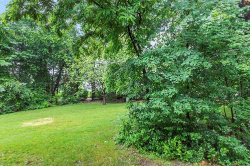 3 Black Oak Dr, Nashua NH  03062-2921 exterior