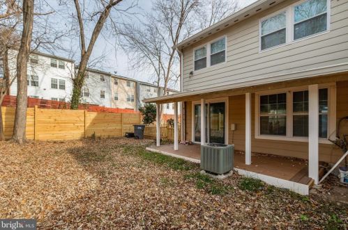 14688 Pinon Ct, Woodbridge VA  22191-3130 exterior