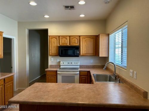 25040 41st Ave, Phoenix AZ  85083-2490 exterior