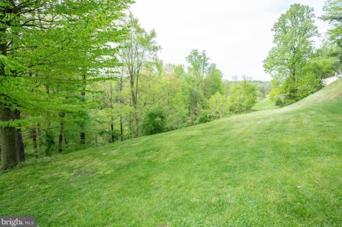 173 Marmic Dr, Southampton PA 18966-1724 exterior