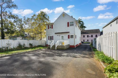 71 Center St, East Freehold, NJ 07728-2432