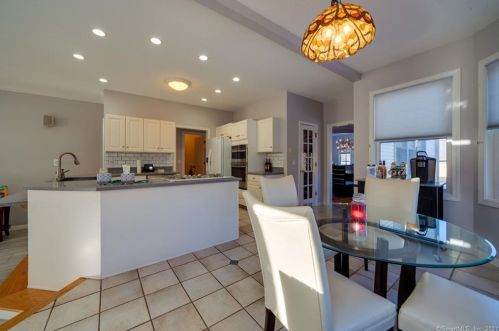 80 Olander Ln, Middletown CT 06457-1574 exterior