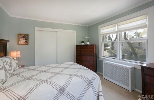 23 Bounty St, Metuchen NJ  08840-2501 exterior