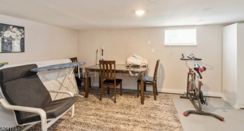 55 Charles St, Roselle Park NJ  07204-2258 exterior