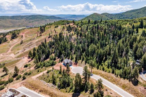 4060 Crest Ct, Park City UT  84060-7913 exterior