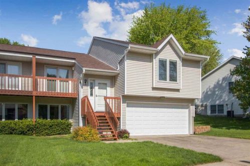 2055 Plaen View Dr, Iowa City, IA 52246-4448