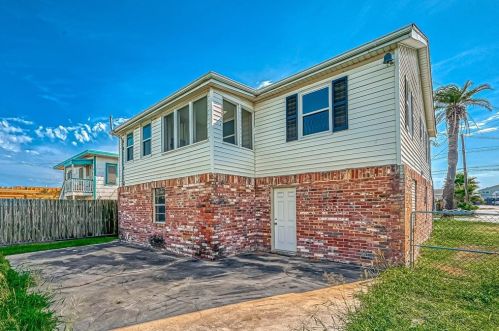 2315 67 St, Galveston TX 77551-1320 exterior
