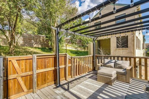 2615 Mccart Ave, Fort Worth TX  76110-2230 exterior