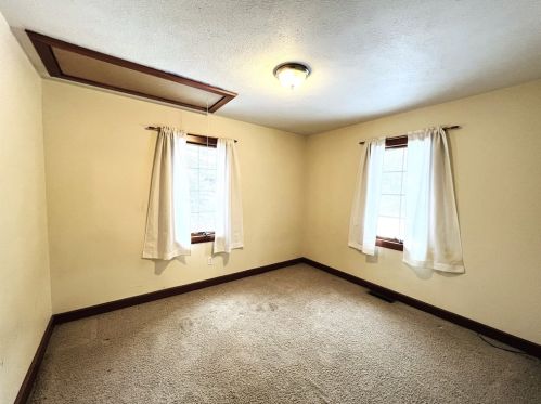 7 Forney Ln, New Castle PA  16105-1817 exterior