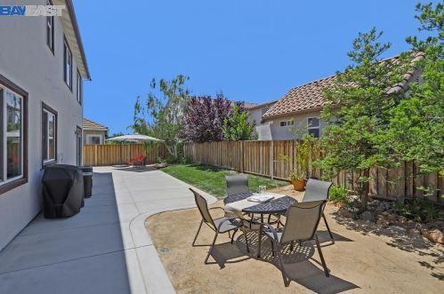 66 Sunchase Ct, Oakley CA  94561-4425 exterior