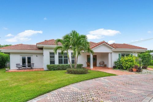 6260 Ocean Blvd, Boynton Beach FL  33435-5212 exterior