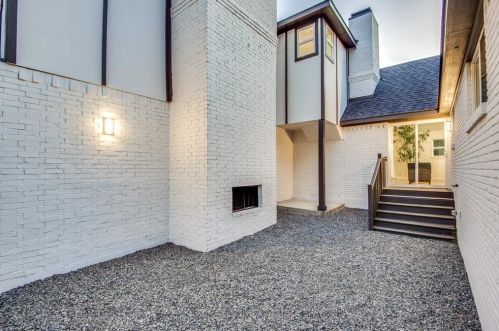 315 Oakcrest Dr, Richardson TX  75080-2520 exterior