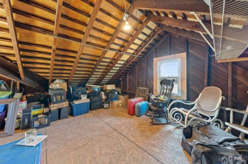 86 Freeman St, Woodbridge NJ  07095-3435 exterior