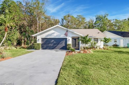 6051 Hollow Dr, Naples, FL 34112-2923