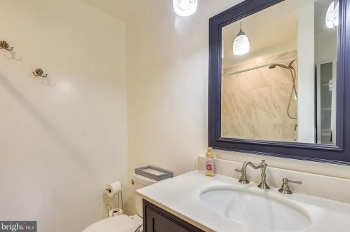 7702 Trevino Ln, Falls Church VA  22043-3507 exterior