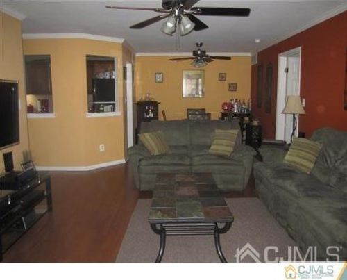 310 Raintree Ct, Helmetta, NJ 08828-1129