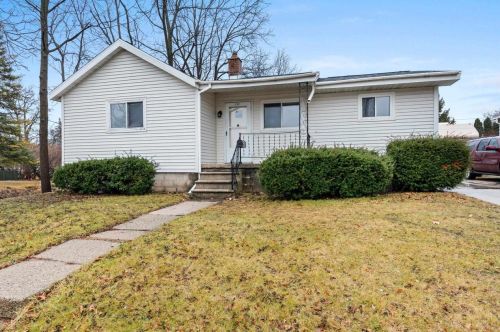 330 Grove St, Manawa WI  54949-9251 exterior
