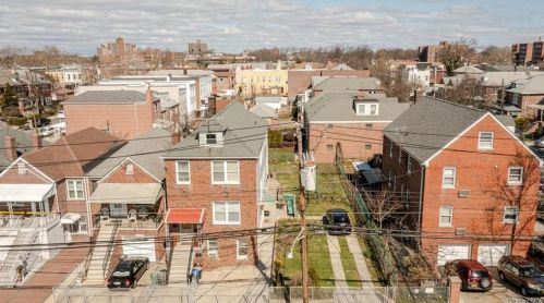 1111 Neill Ave, Bronx, NY 10461-1319