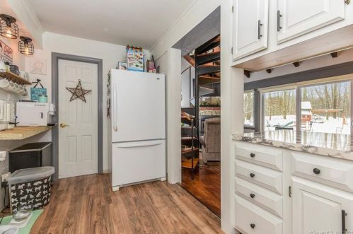 606 Route 81, Deep River CT  06419-1126 exterior