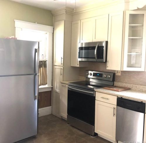 79 Warner St, Groton CT 06340-5029 exterior