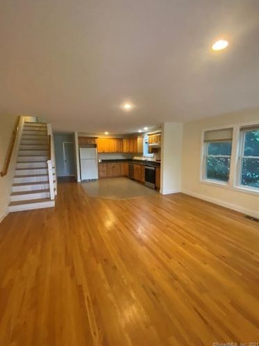 54 Baker Ave, Groton CT  06340-3921 exterior