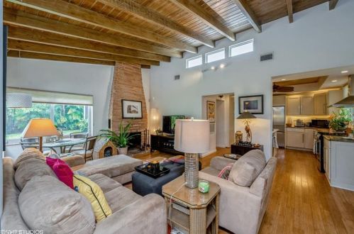 1255 9th Ave, Naples, FL 34102-5415