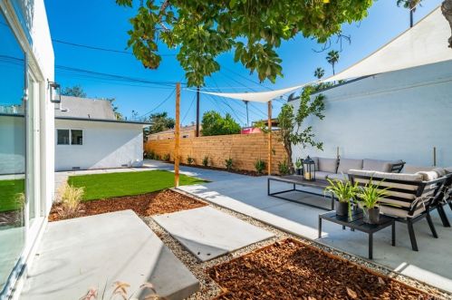 809 Harvard St, Glendale CA  91205-1208 exterior