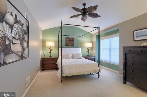 34 Red Leaf Ln, Lancaster PA 17602-7000 exterior