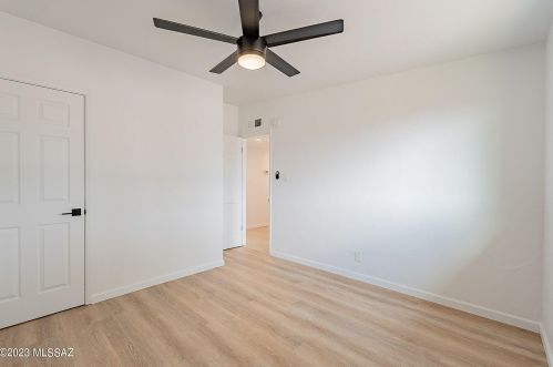 6520 Calle Herculo, Tucson AZ  85710-5620 exterior